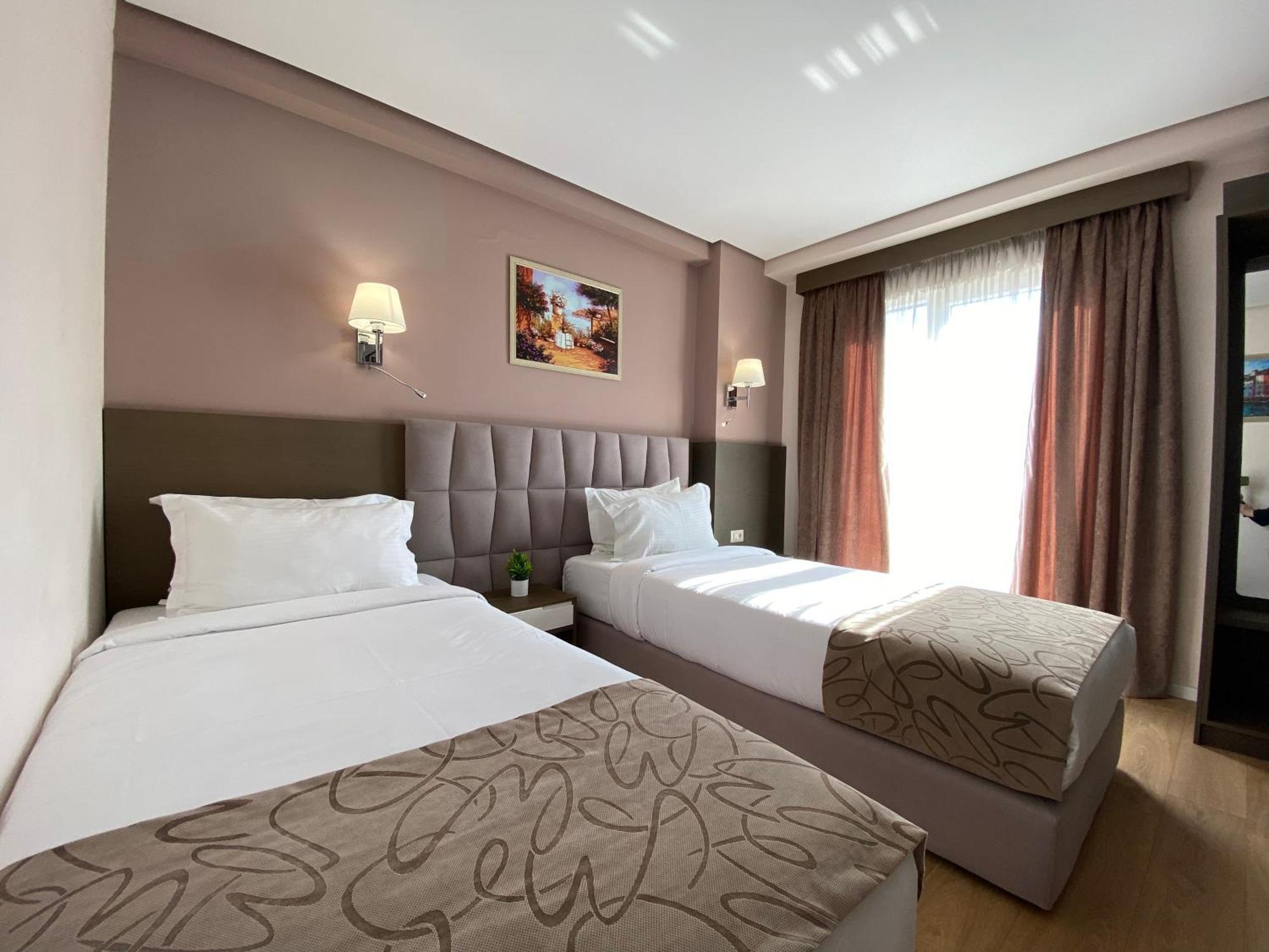 Doanesia Premium Hotel & Spa Mezez Exterior photo