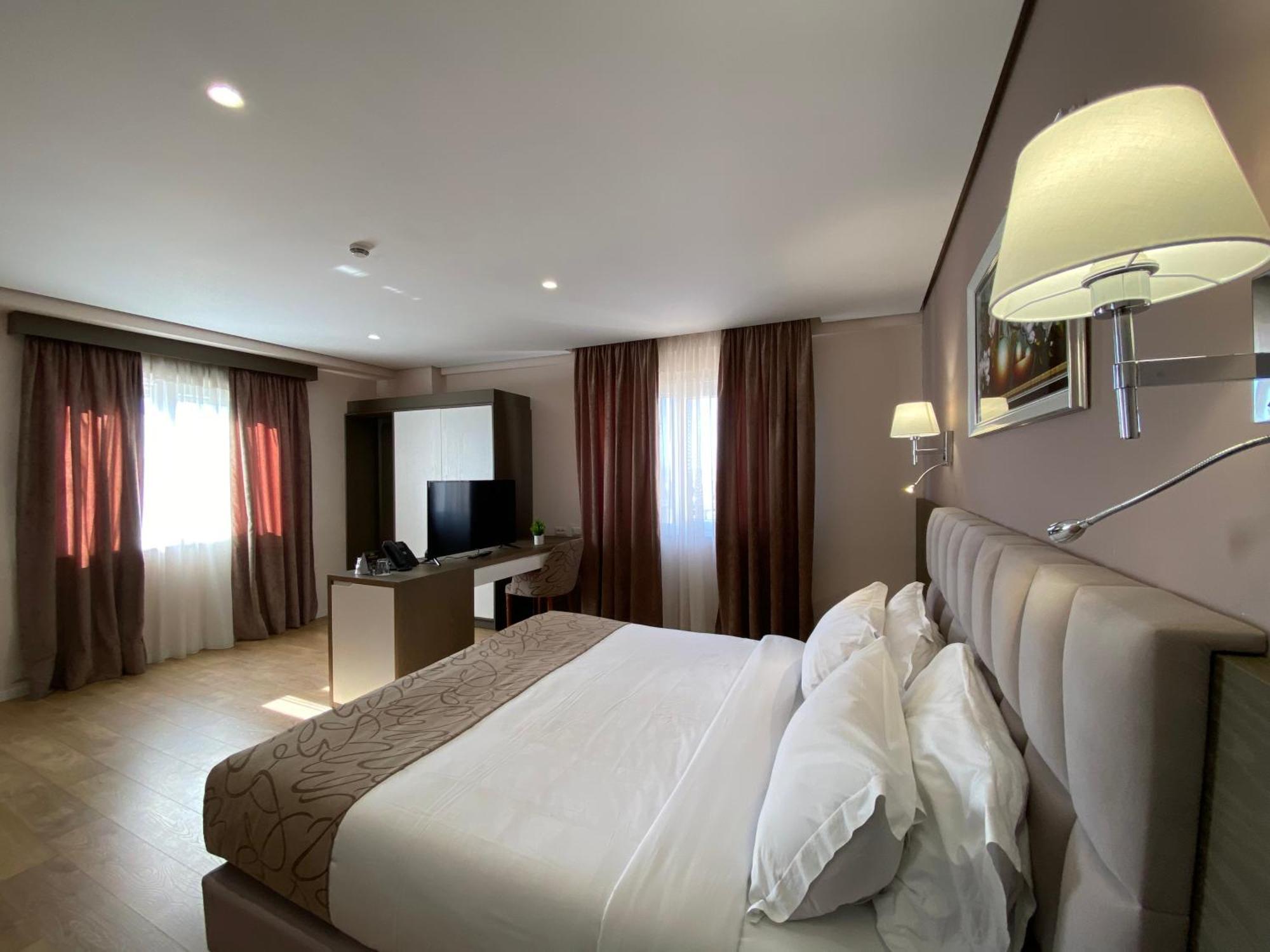 Doanesia Premium Hotel & Spa Mezez Exterior photo